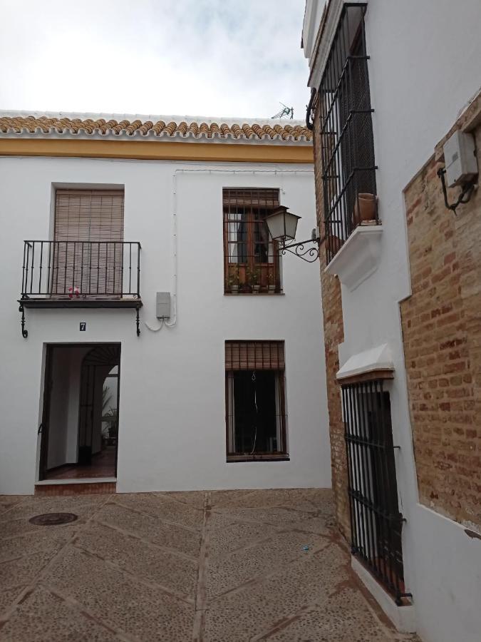 Fernan Caballero Carmona  Bagian luar foto