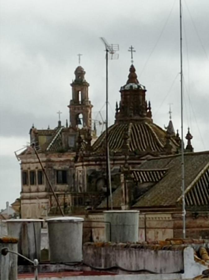 Fernan Caballero Carmona  Bagian luar foto