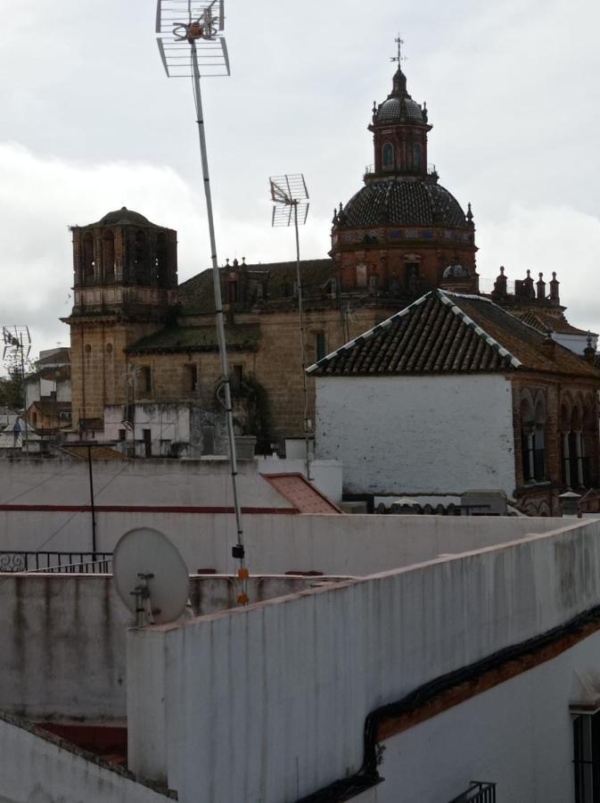 Fernan Caballero Carmona  Bagian luar foto